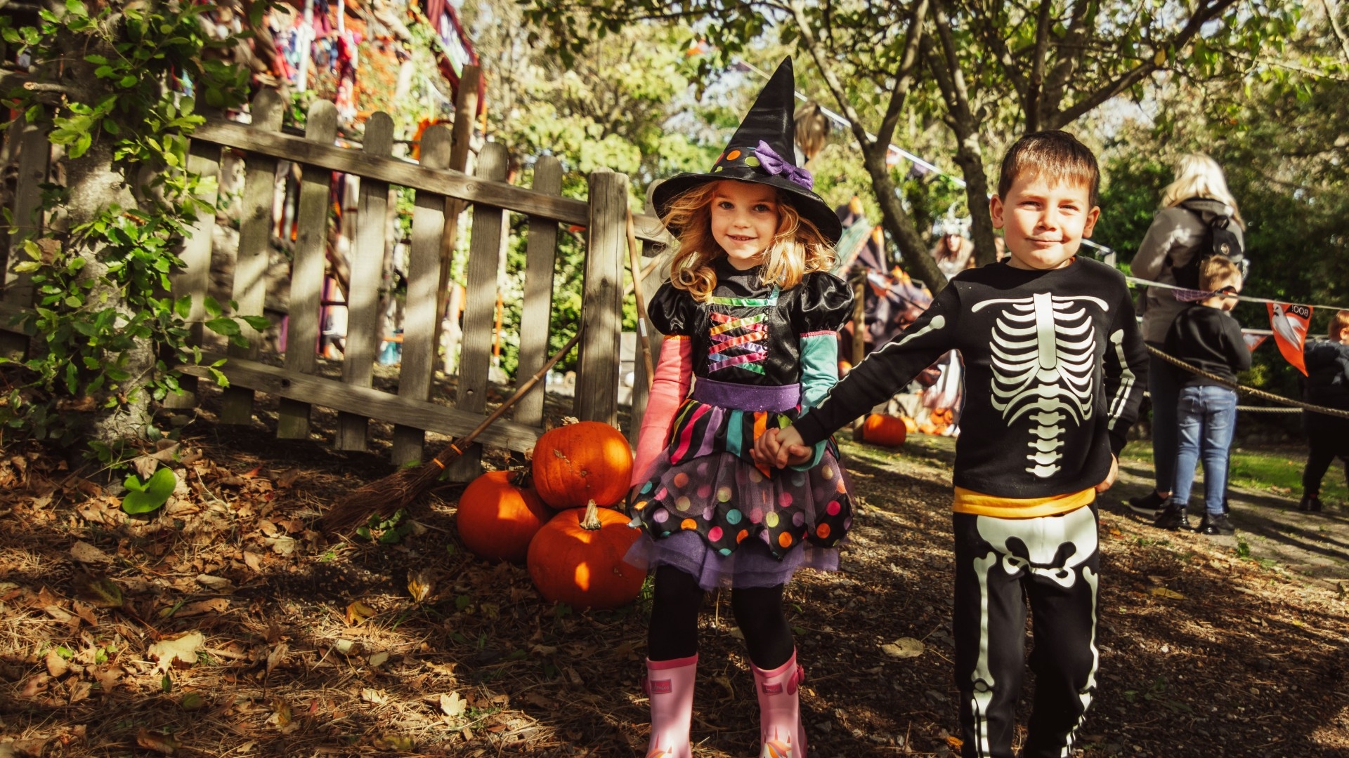 kids in halloween costumes