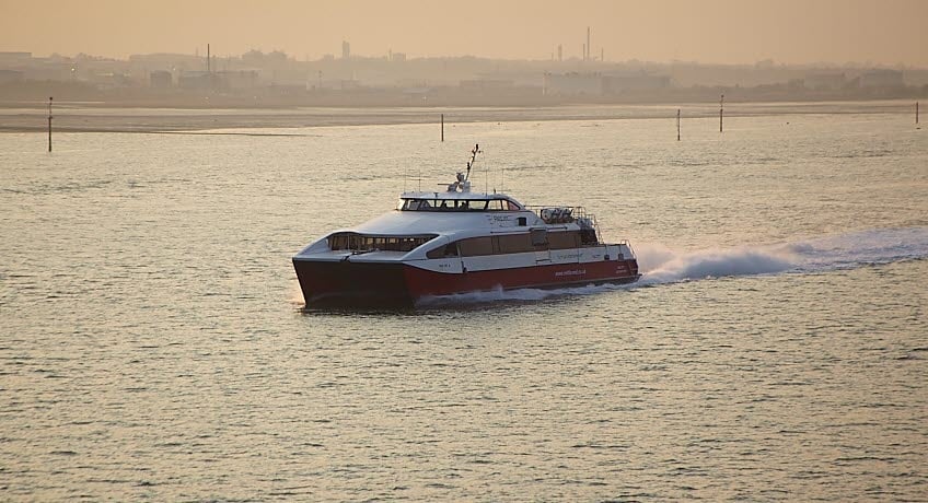 red jet