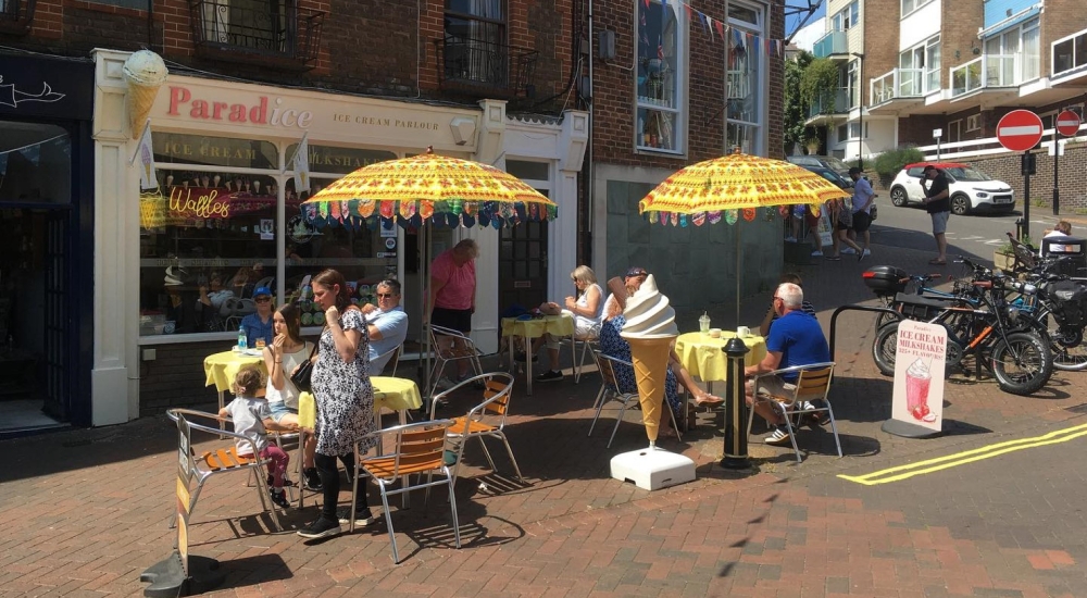paradice ice cream shop in cowes 